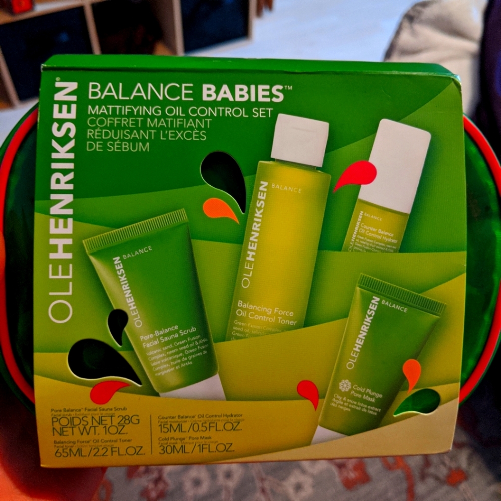 Ole Henriksen set